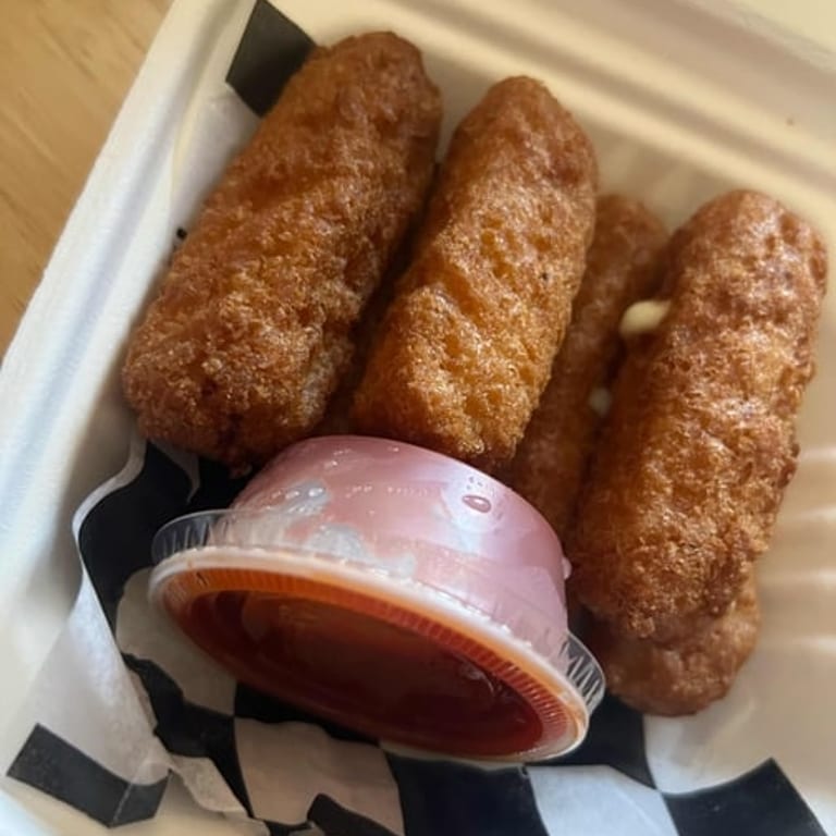 Delicious Mozzarella Sticks