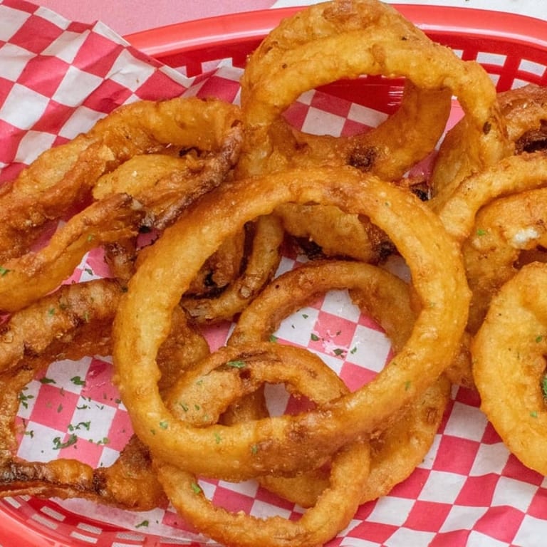 Crunchy Onion Rings: A Perfect Side for Burgers